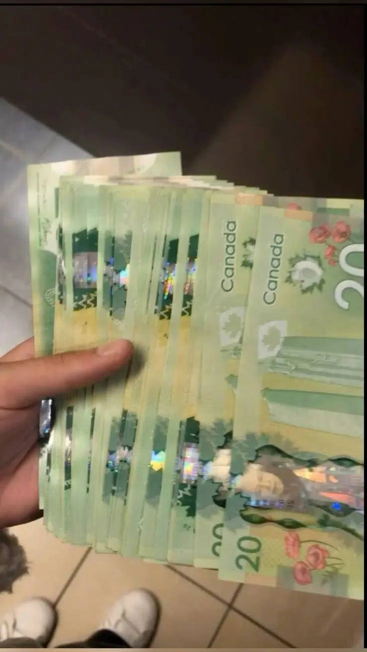 Counterfeit Canadian 20 Dollar Bills 2 Counterfeit Canadian 20 Dollar Bills