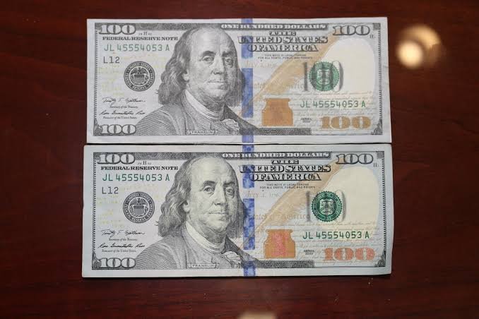Fake $100 Dollar Bill vs Real: How to Tell the Difference 2 Fake $100 Dollar Bill vs Real ones